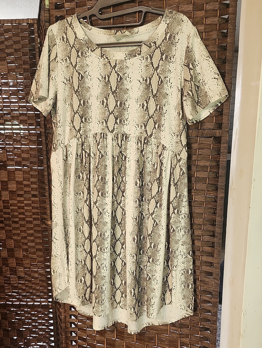 ❤️3 For 10.❤️Neutral Snake-Print Short Sleeve Mini Dress